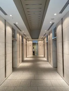 新宿フロントタワーの内装