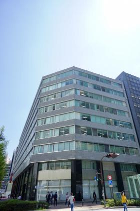 新宿ビルの外観写真