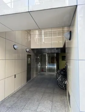 燦坤日本電器ビルの内装
