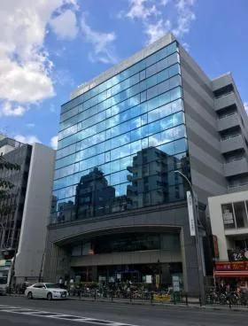 日新上野ビルの外観