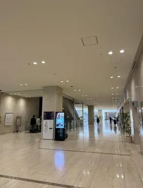 東京オペラシティビルの内装