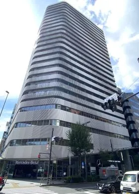フロンティア新宿タワー(旧TSI新宿タワー)ビルのエントランス