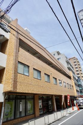 東信西新宿ビルの外観写真