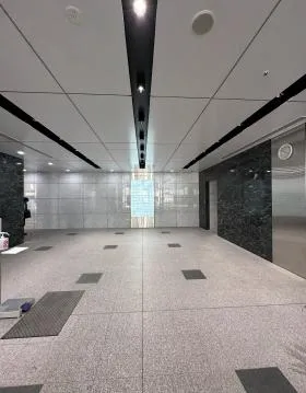 名駅サウスサイドスクエアの内装