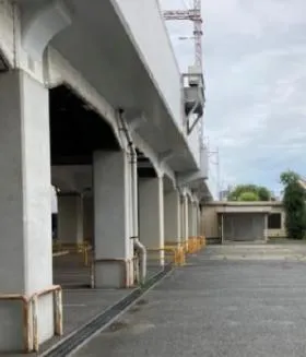 大井町線中延高架橋下建物ビルのエントランス